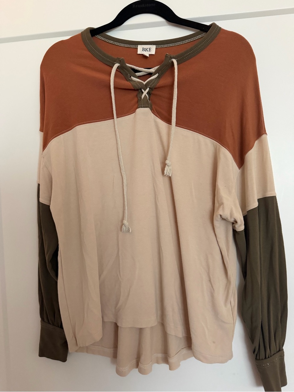 BKE Rust, Cream & Olive Colorblock Lace-Up Long Sleeve Top